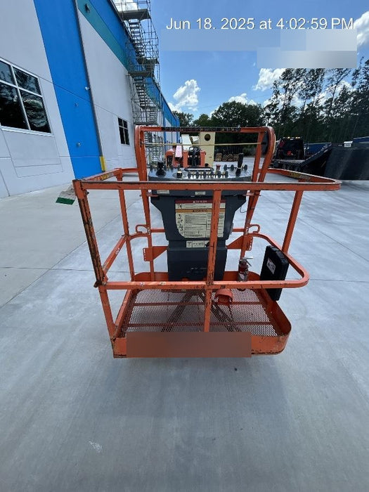 2019 JLG E400AJPN