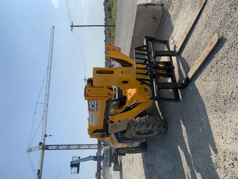 2019 JCB 512-56 Canopy, 109 HP, Solid Tires, STD Worklight, Beacon, Aux Hydraulics, Lifting Eye, Back up Alarm w/66" Carriage/60" Forks