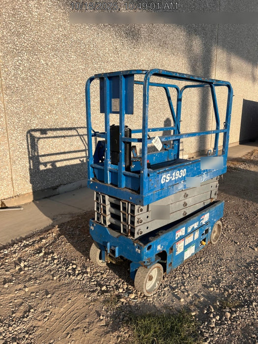 2019 Genie GS-1930 Fixed Rails with Chain Entry