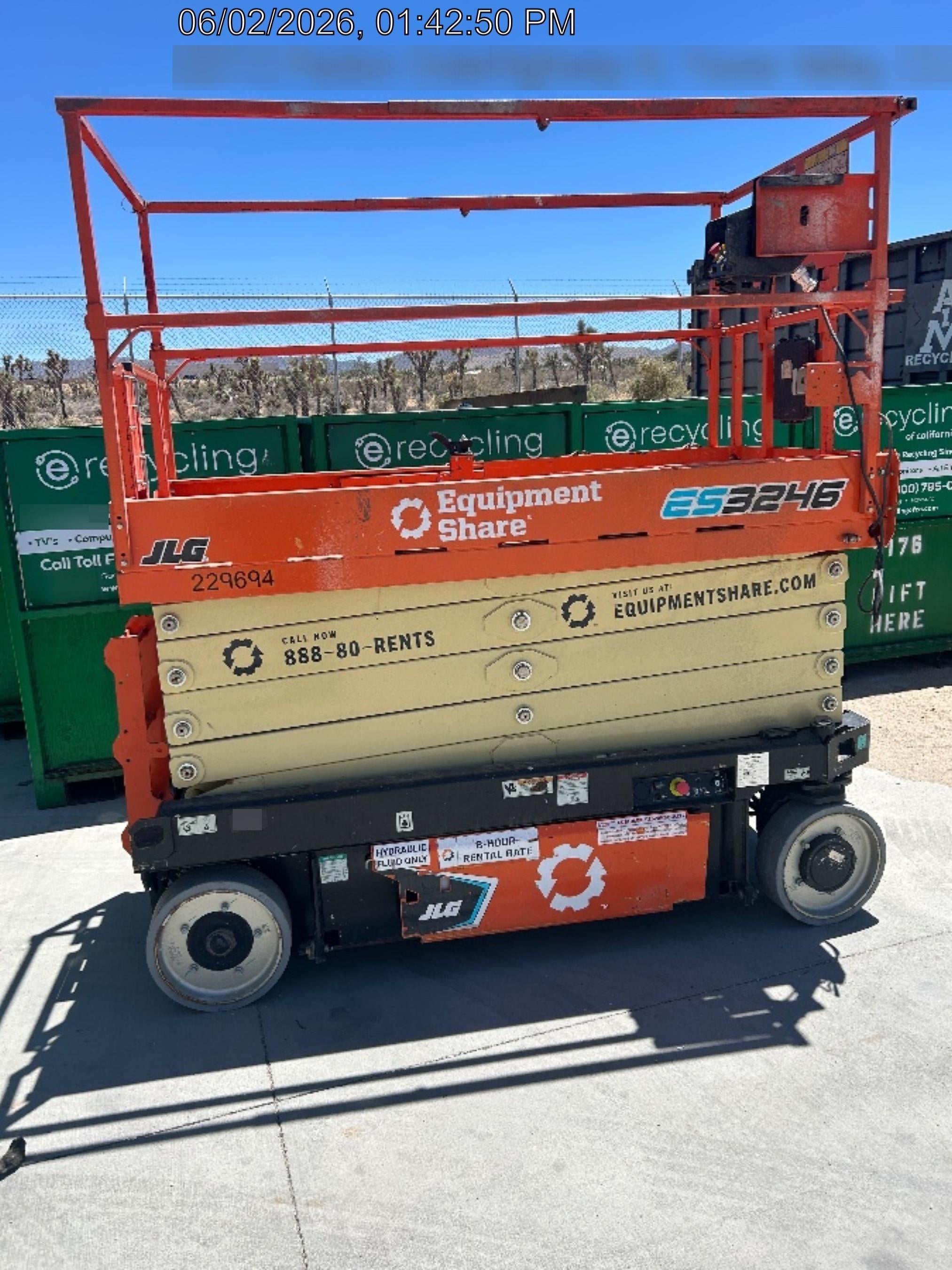 2022 JLG ES3246