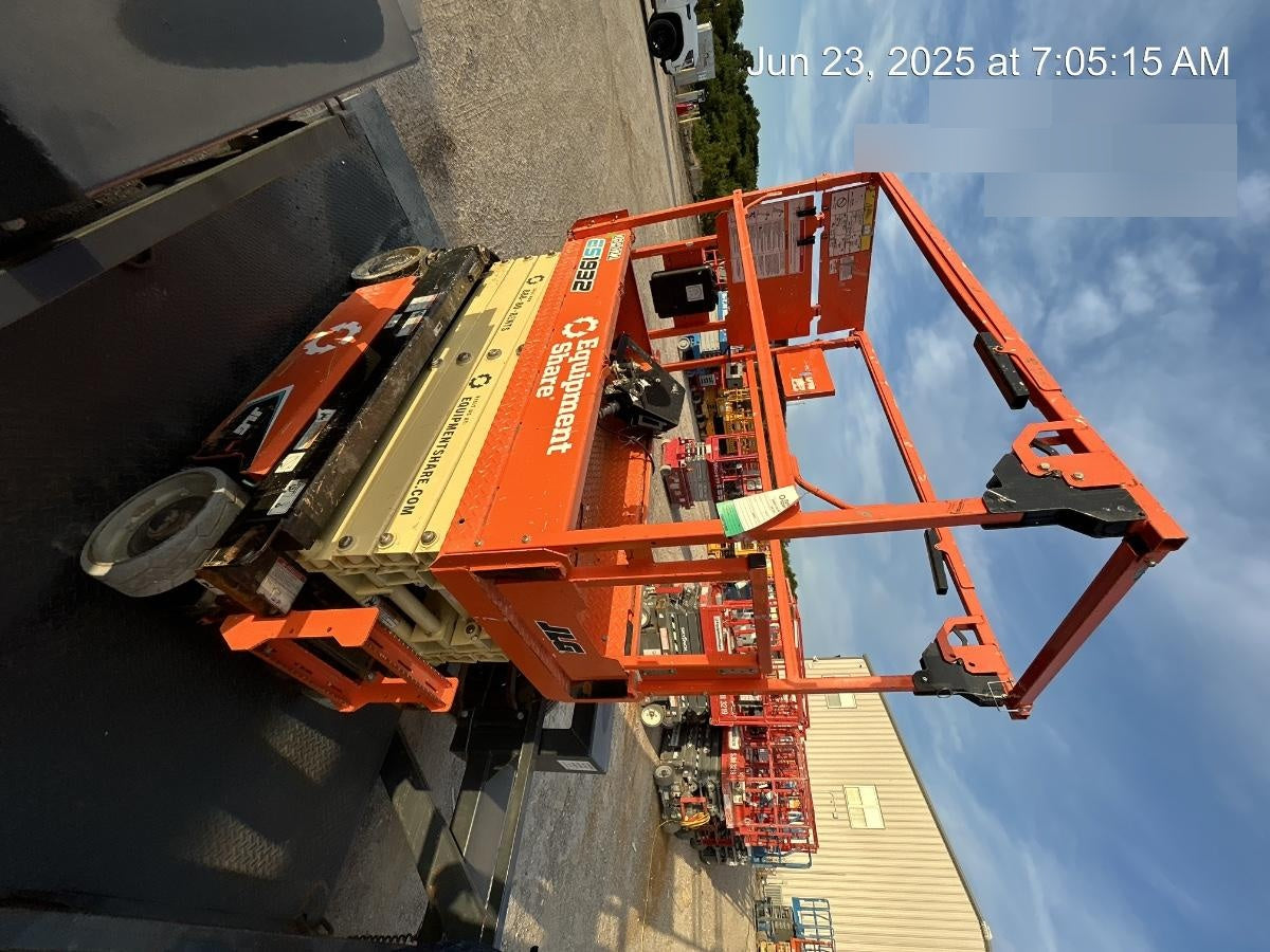 2022 JLG ES1932