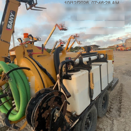 2023 VAC-TRON LP573XDT