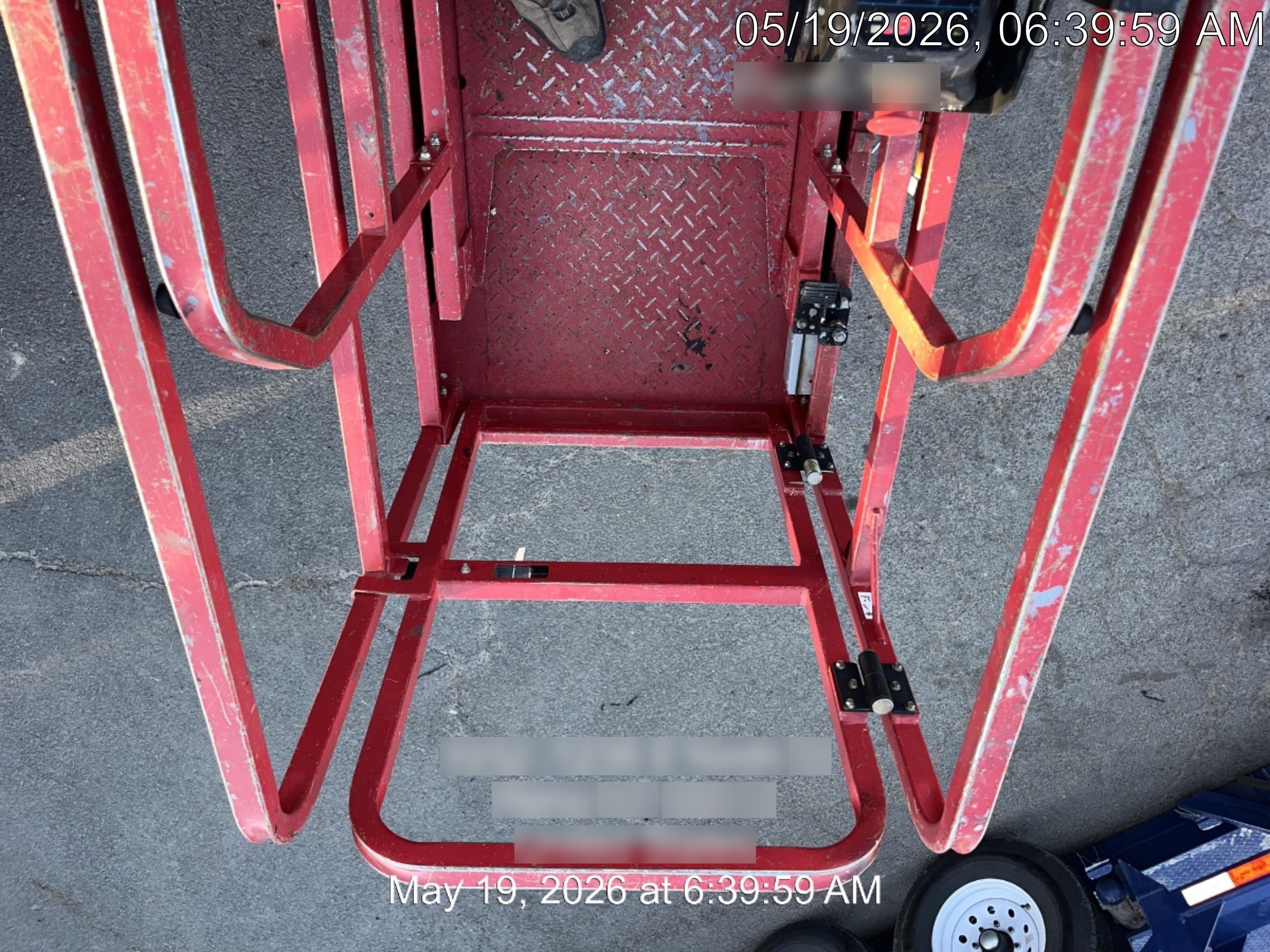 2020 MEC 1330SE Solid NM Tires, Steel Swing out Doors, LCS, Beacon, 900W Invertor