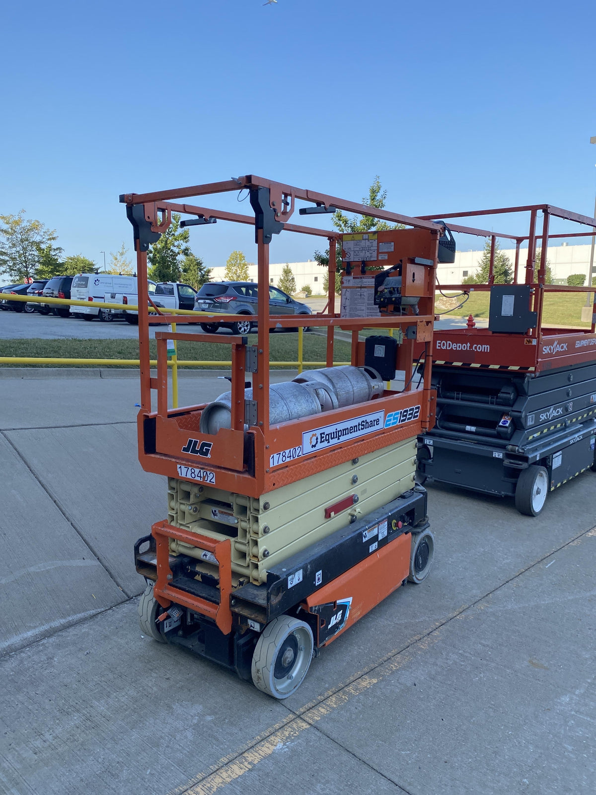 2021 JLG ES1932