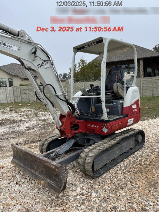 2021 TAKEUCHI TB235-2R