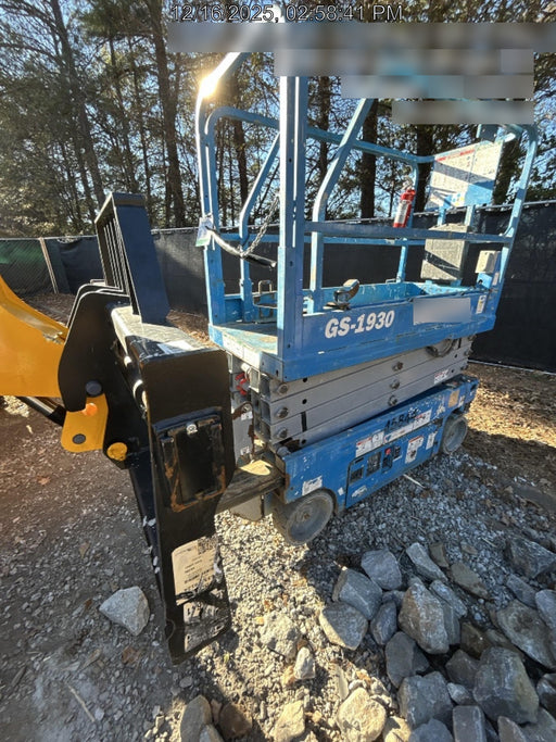 2019 Genie GS-1930 Fixed rails with chain Entry