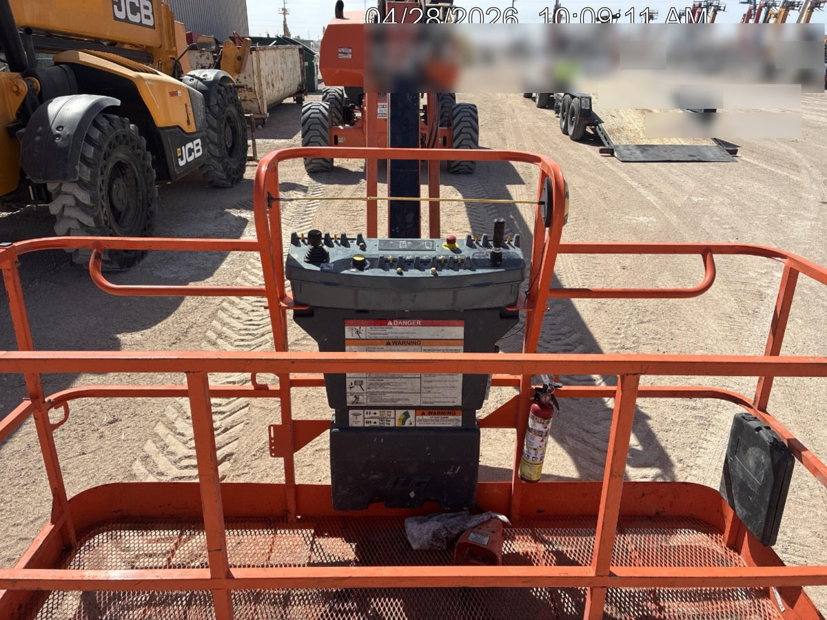 2019 JLG 860SJ