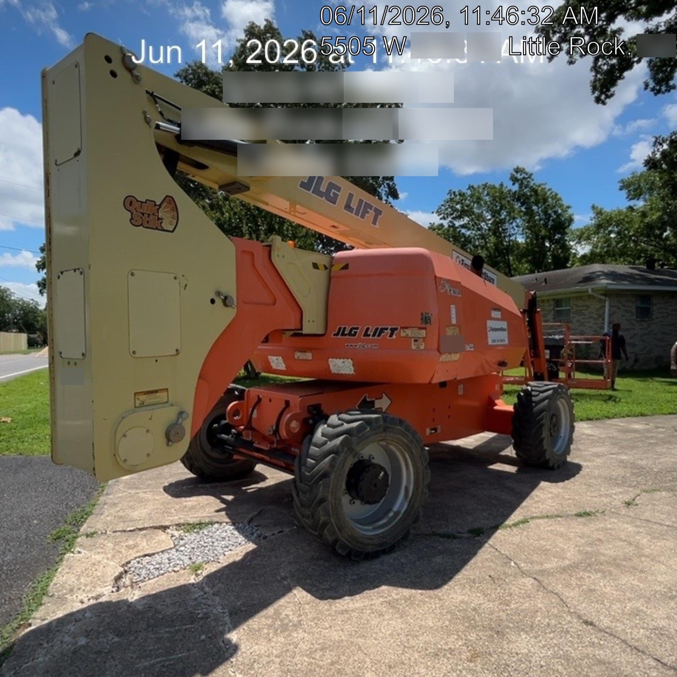 2020 JLG 800AJ