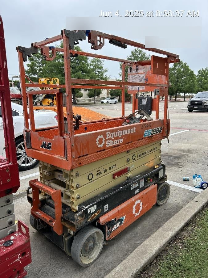 2022 JLG ES1932