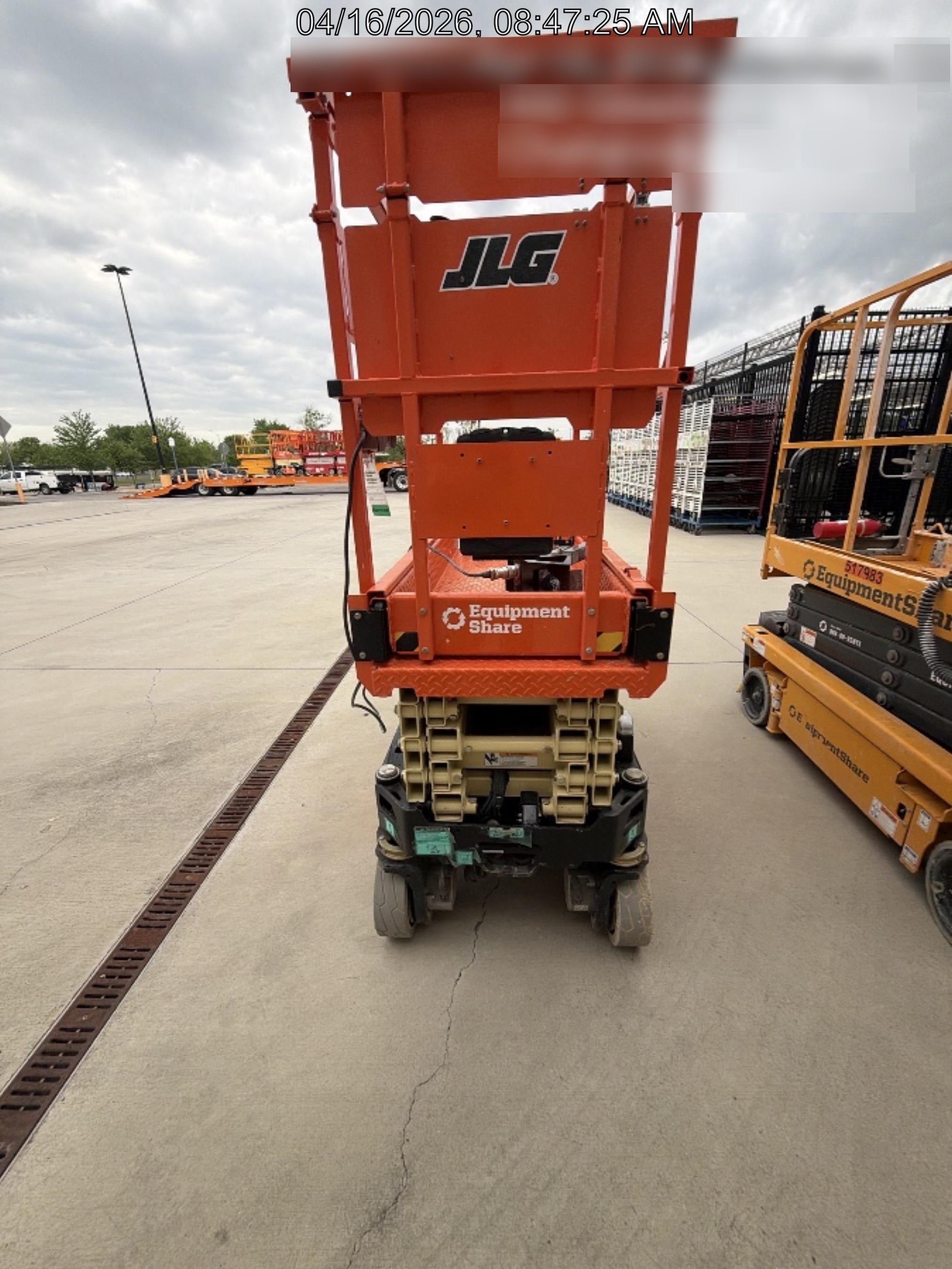 2025 JLG ES1932