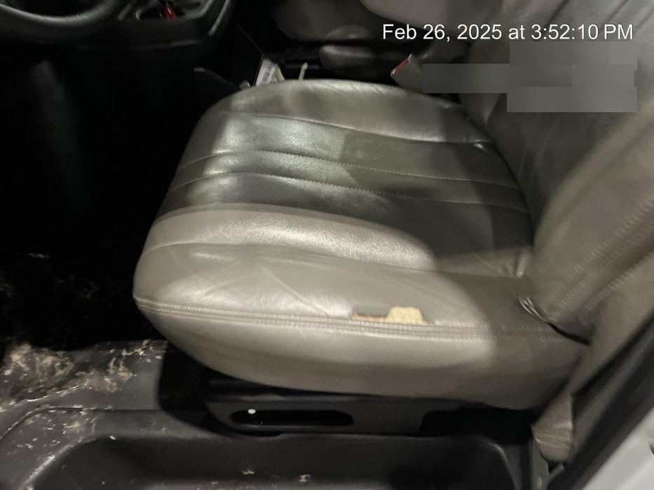 2023 CHEVROLET Express Van - Rental