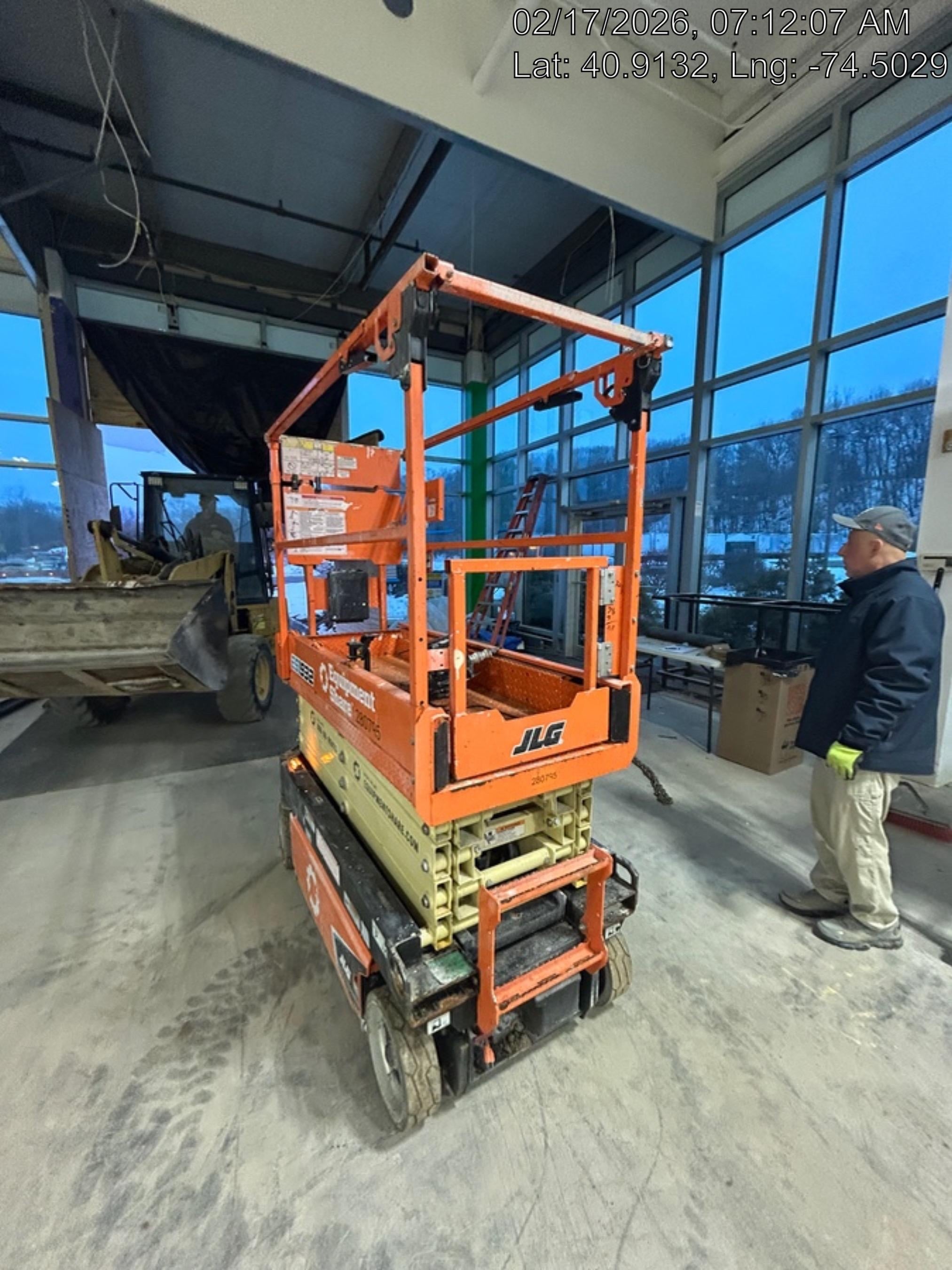 2022 JLG ES1932