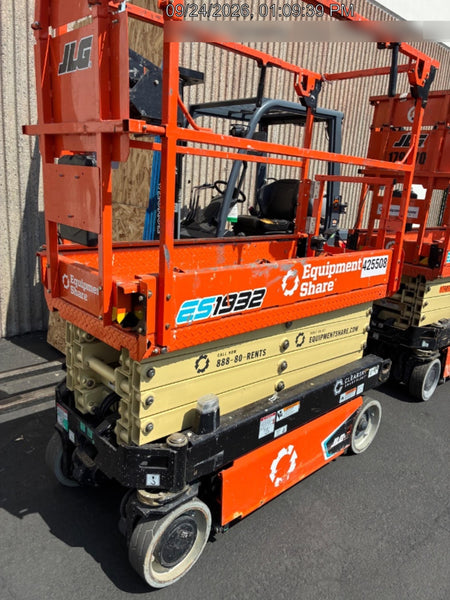 2024 JLG ES1932