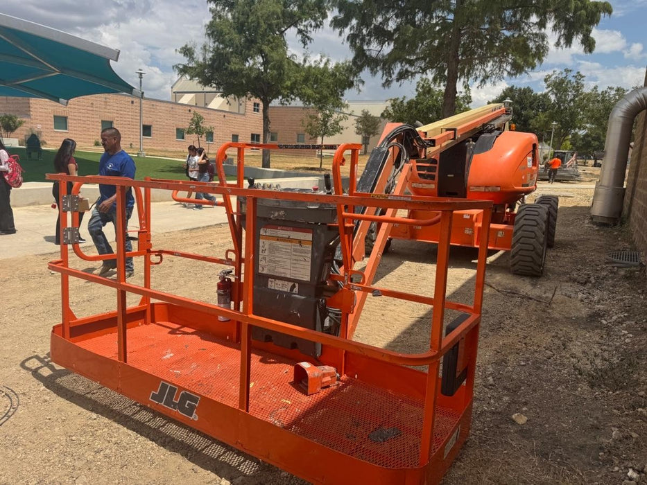 2019 JLG 600AJ
