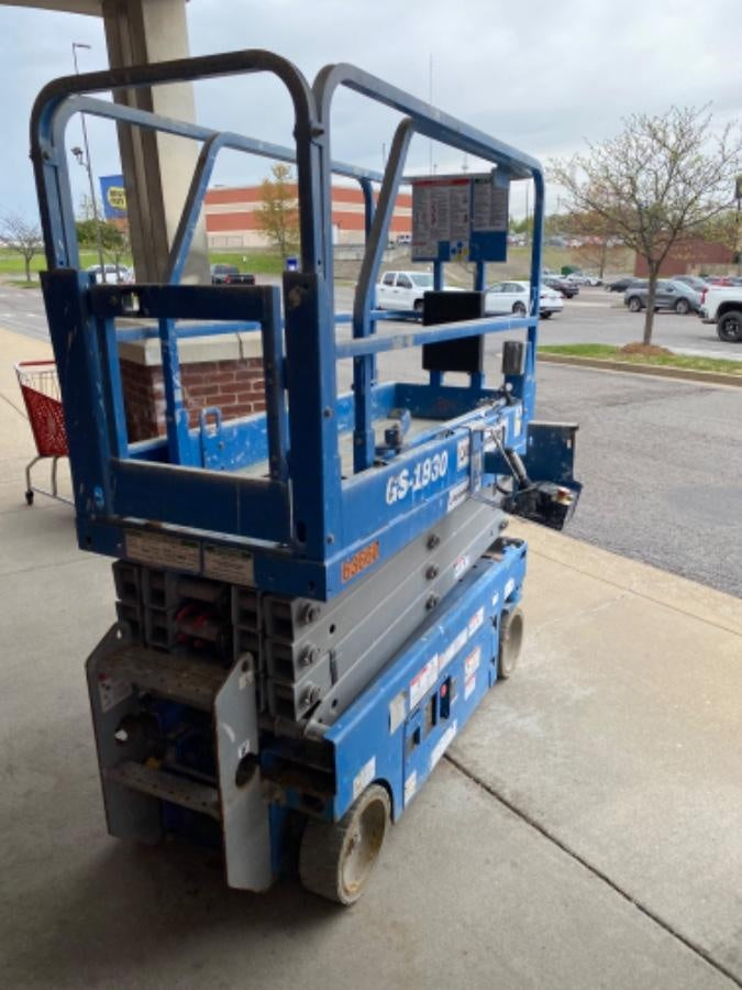 2020 Genie GS-1930 Solid Non Marking Tires, Beacon, Folding rails with half height swing gate