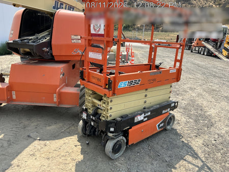 2021 JLG ES1932