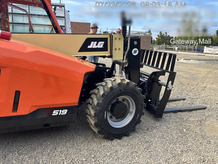 2025 JLG 519