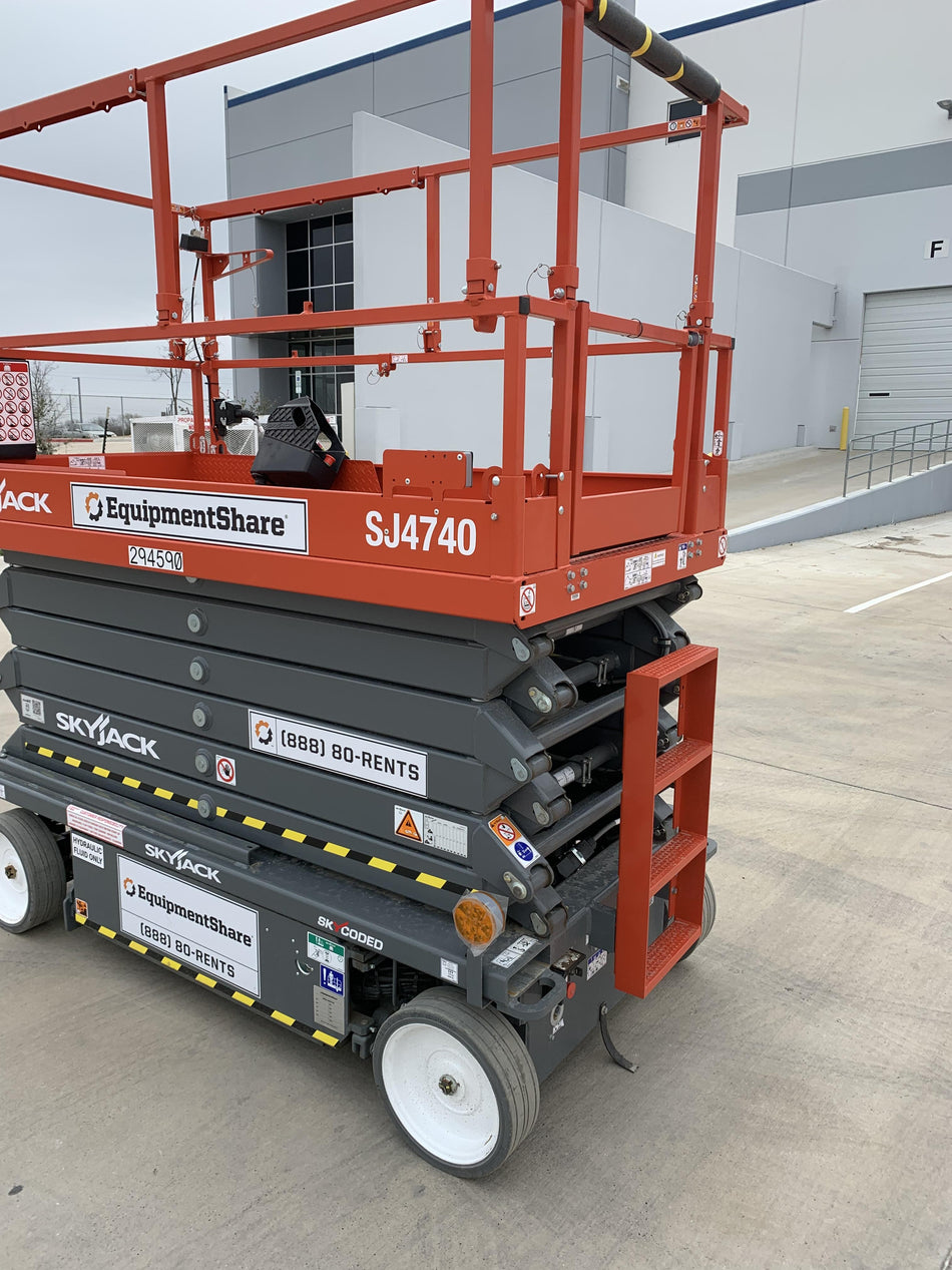 2023 SKYJACK SJ4740