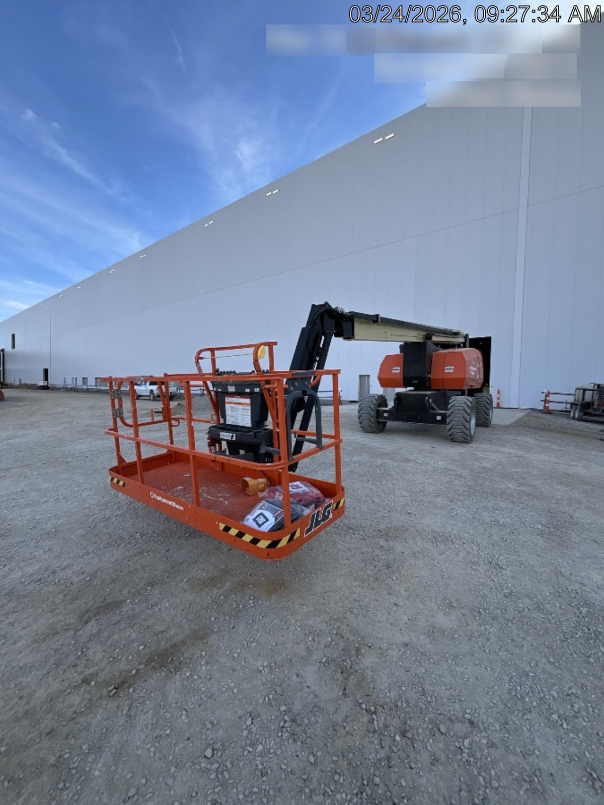 2025 JLG 800AJ