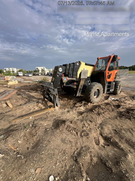 2023 JLG 1075