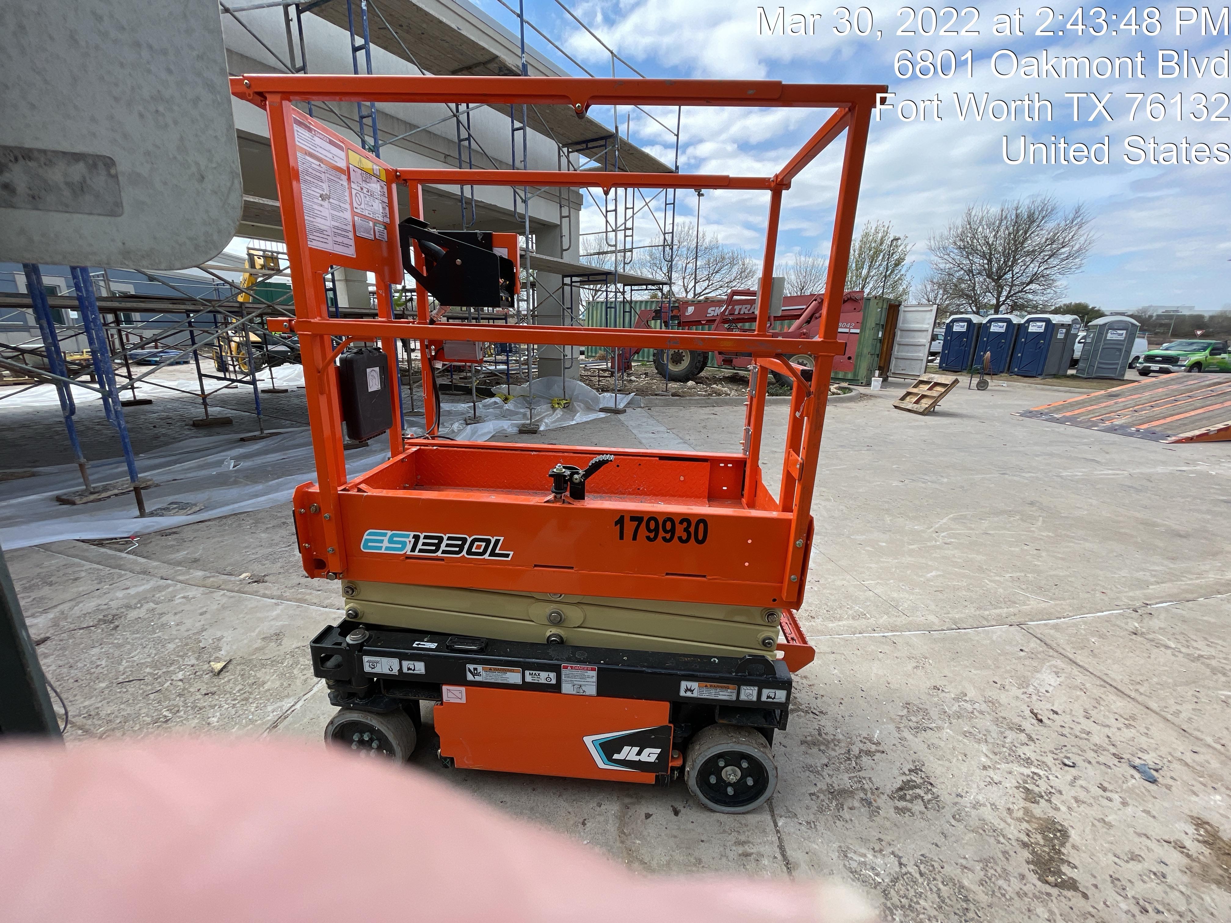 2021 JLG ES1330L