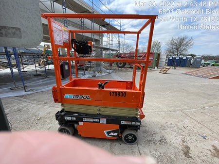 2021 JLG ES1330L
