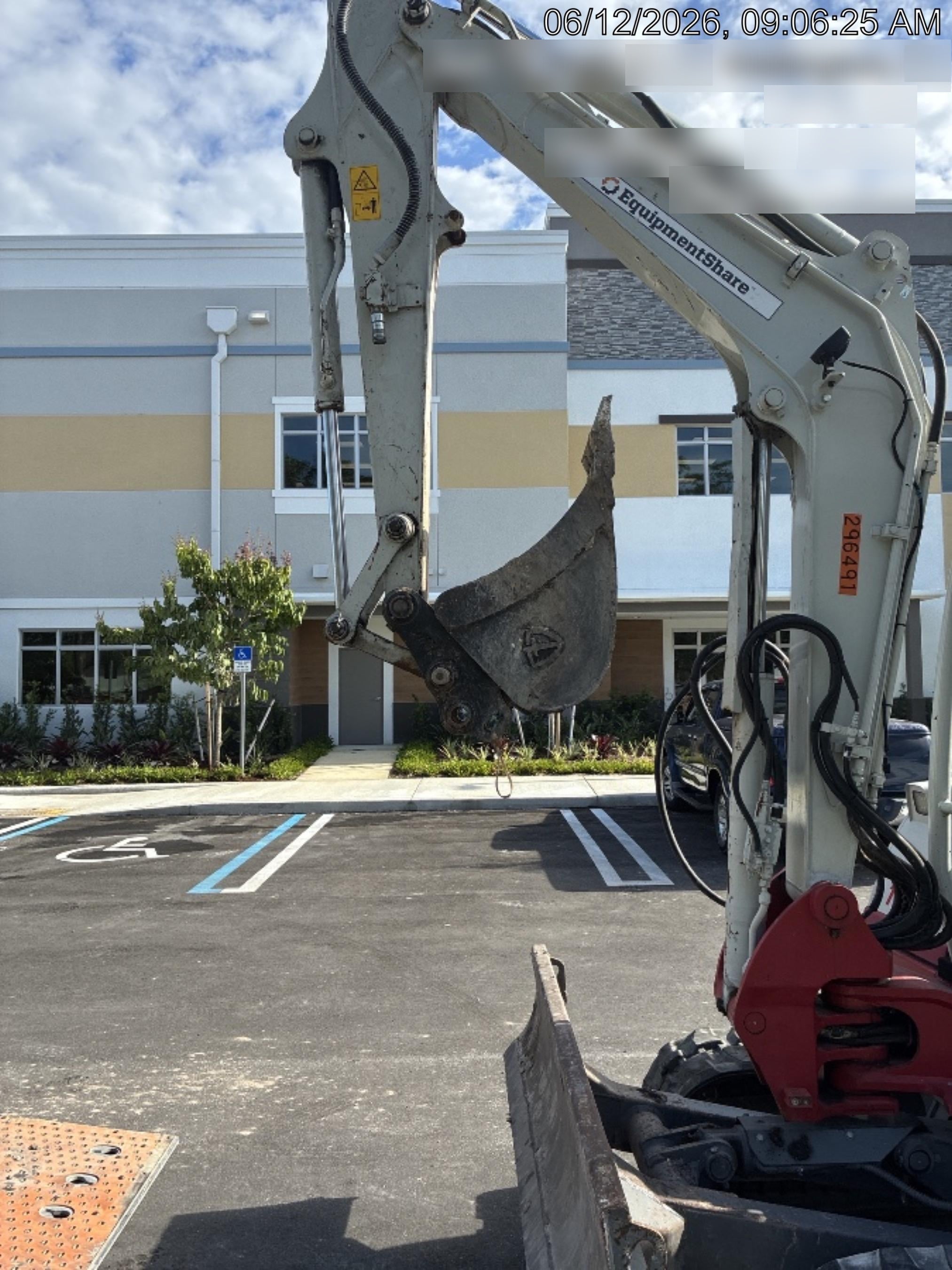 2023 TAKEUCHI TB250-2R
