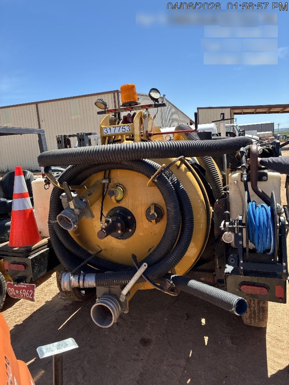 2023 Vac-Tron LP573XDT T4 Koehler Diesel Engine, 500 Gallon Debris Tank, x2 100 Gallon Water Tanks