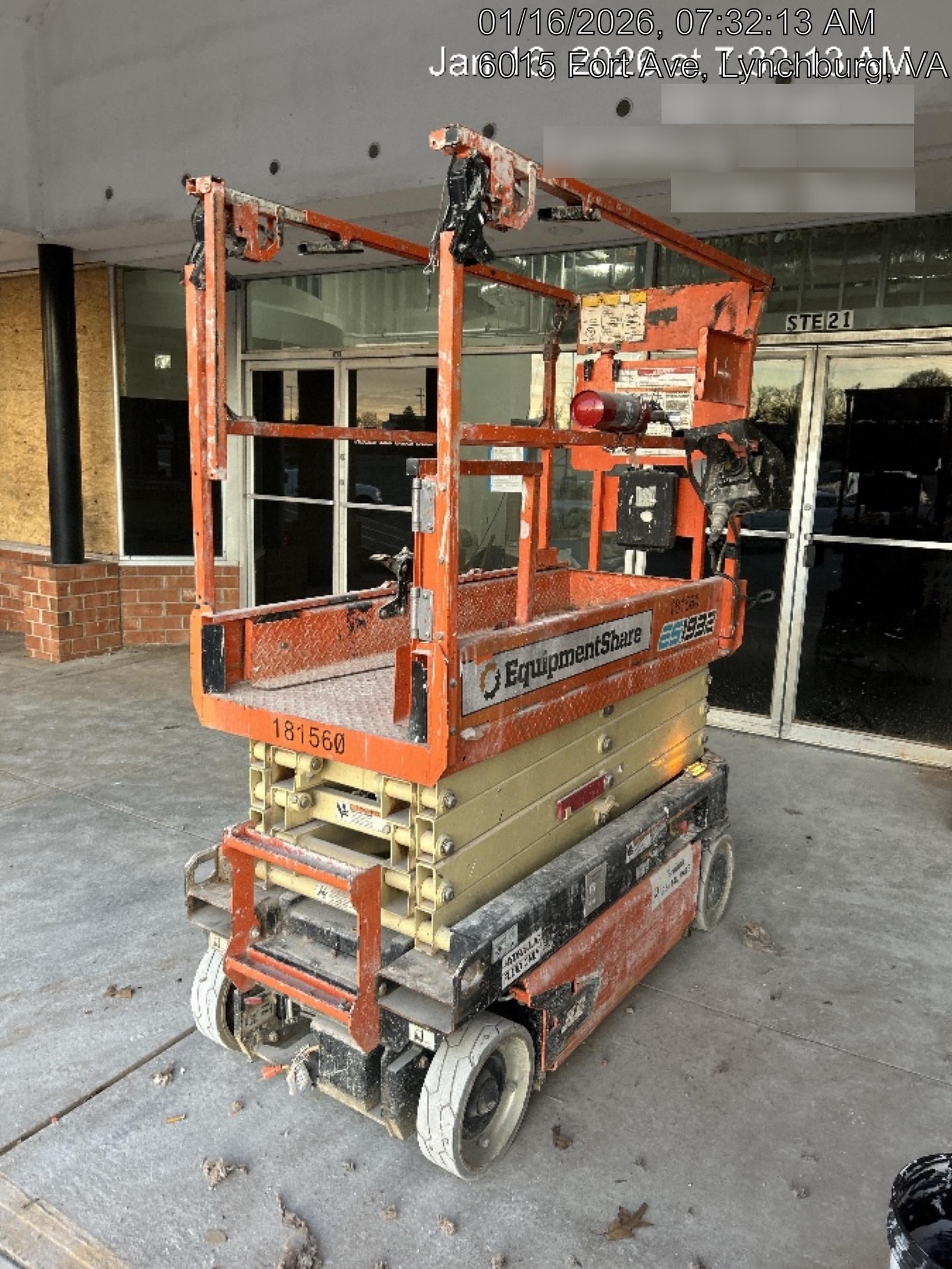 2021 JLG ES1932