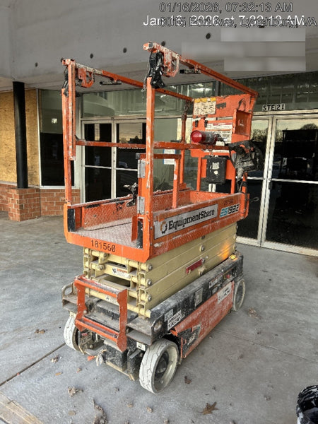 2021 JLG ES1932