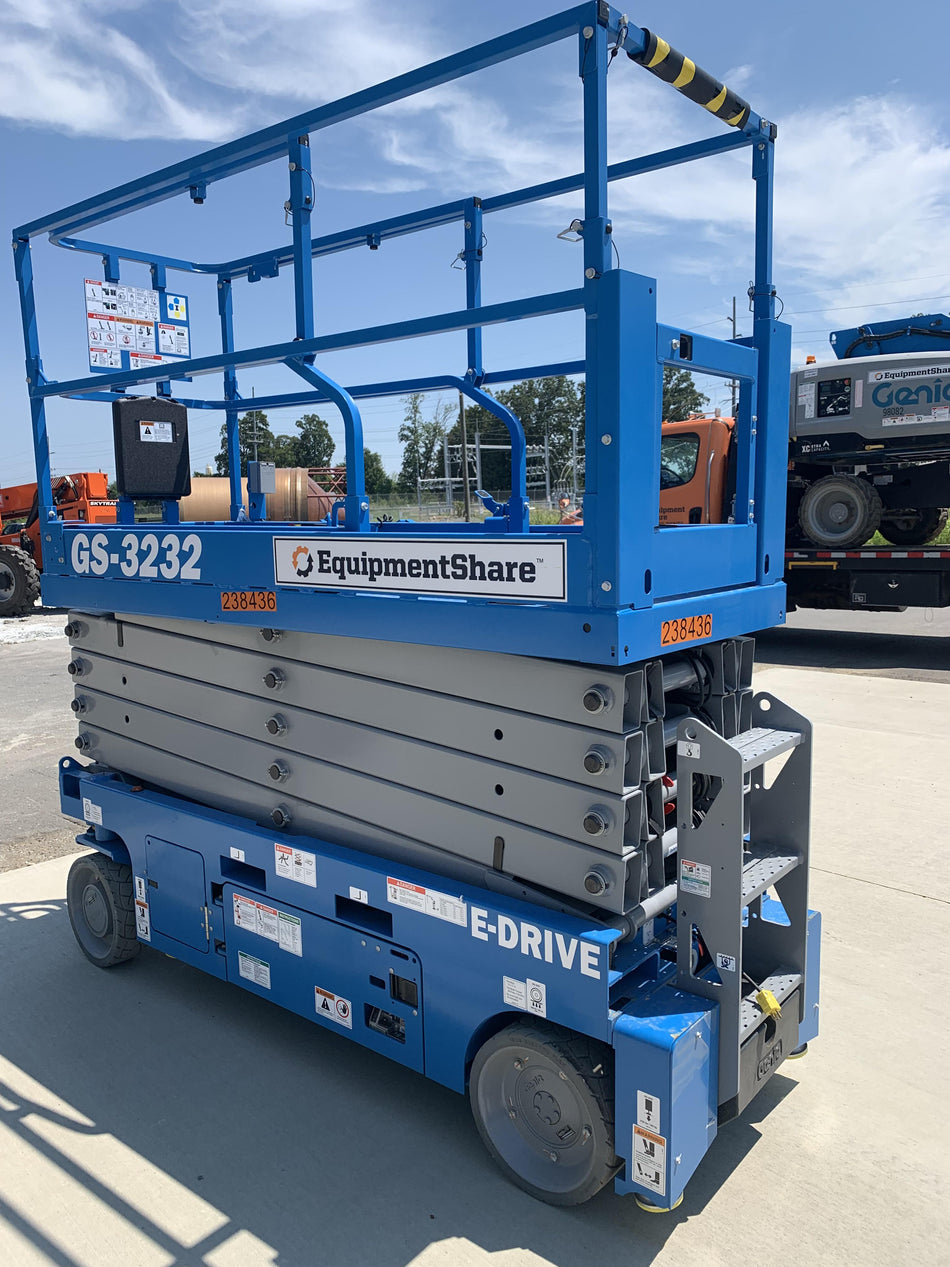 2022 GENIE GS-3232