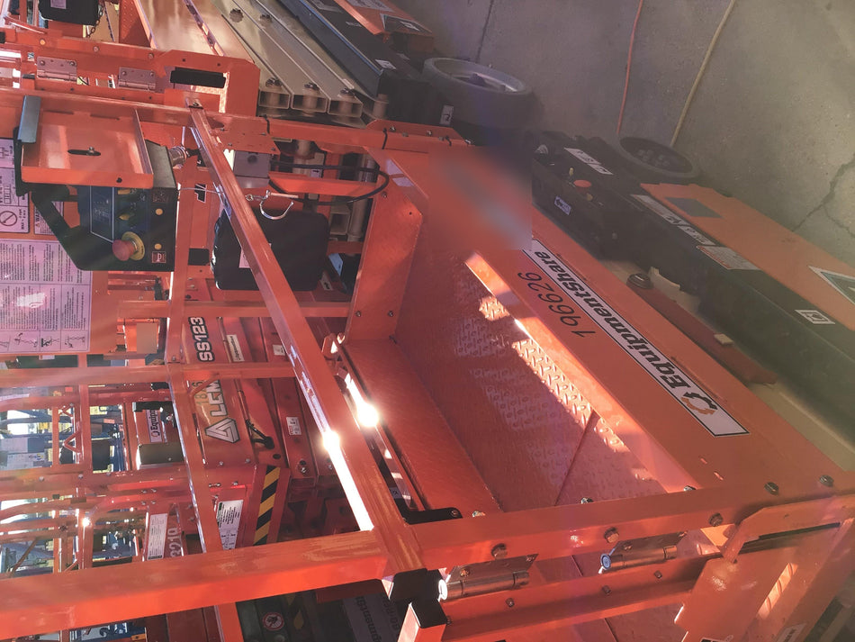 2021 JLG ES1330L