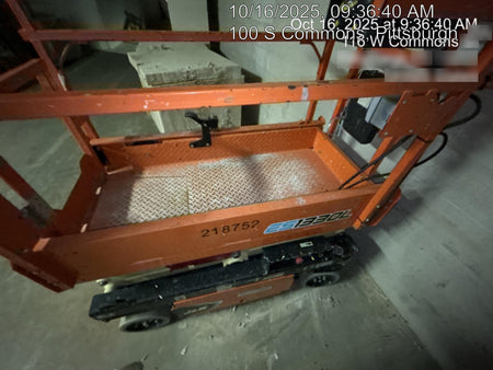 2022 JLG ES1330L