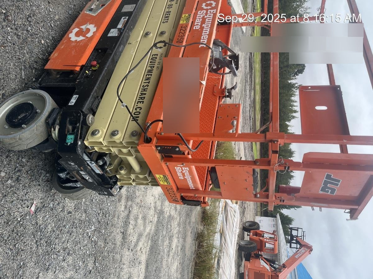 2023 JLG ES2632