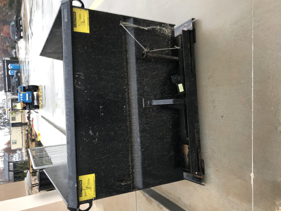 2019 ARROW MATERIAL HANDLING Dump Hopper