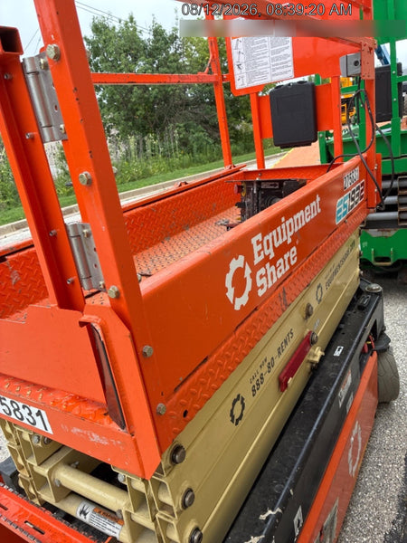 2022 JLG ES1932
