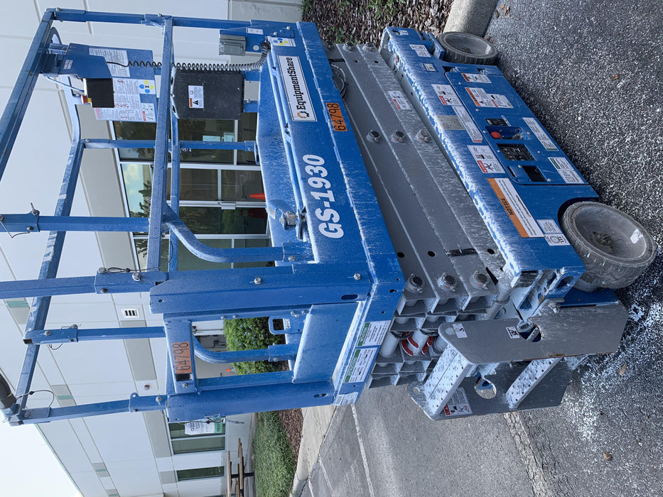 2020 Genie GS-1930 Solid Non Marking Tires, Beacon, Folding rails with half height swing gate