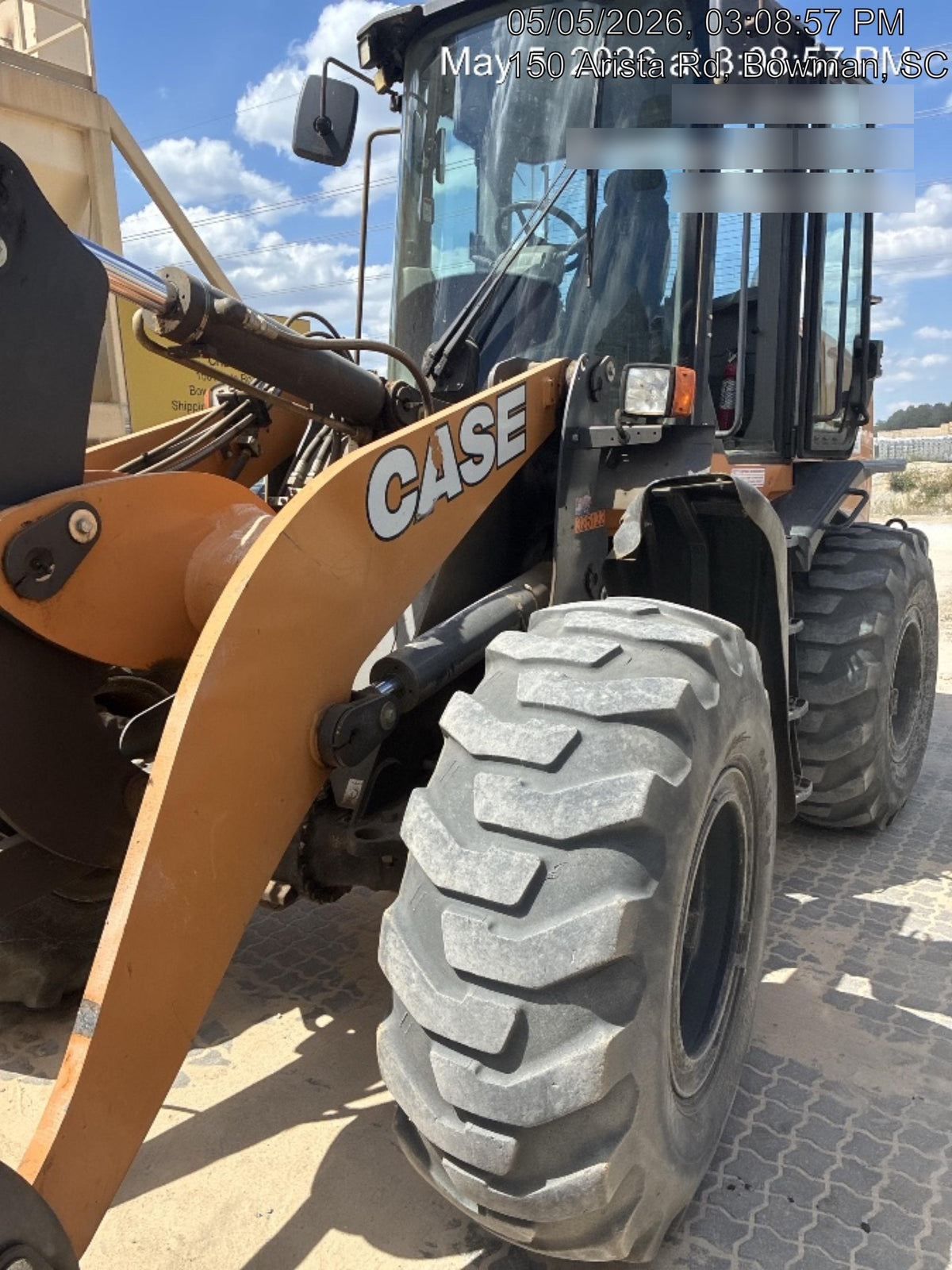 2023 CASE 621G