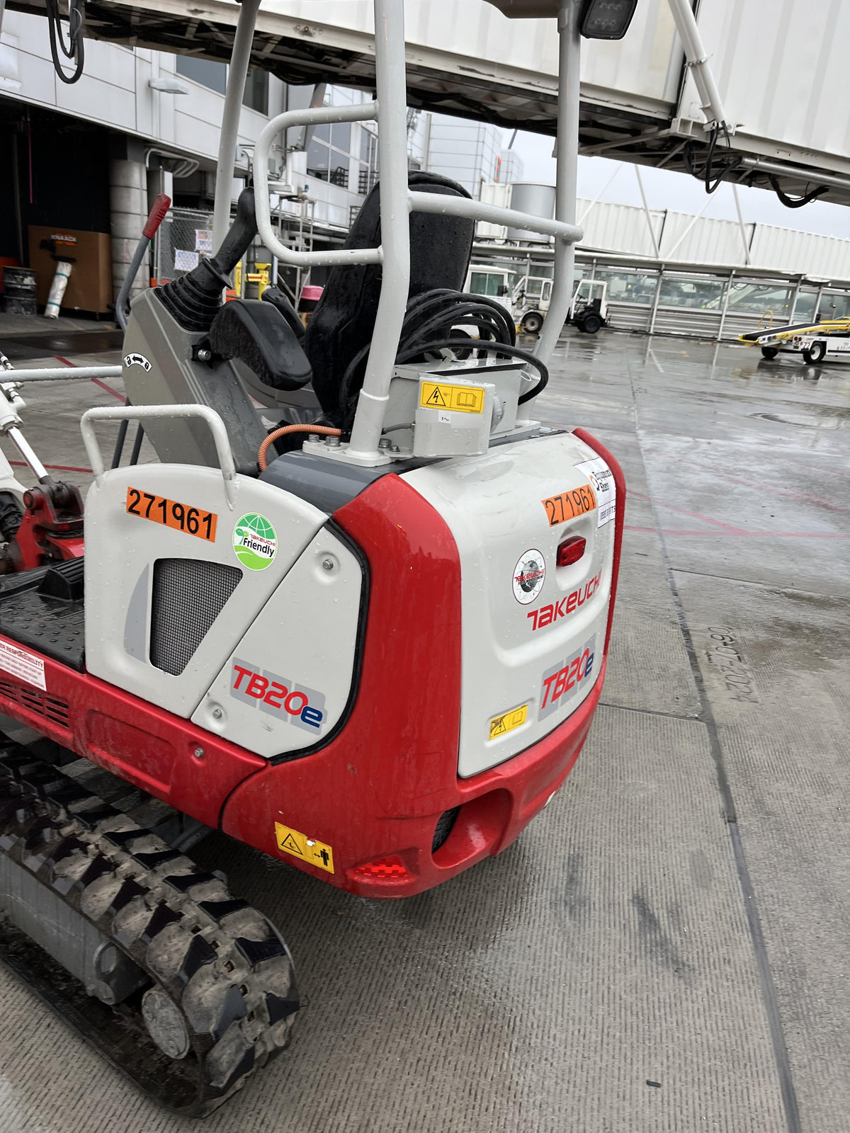 2022 TAKEUCHI TB20e