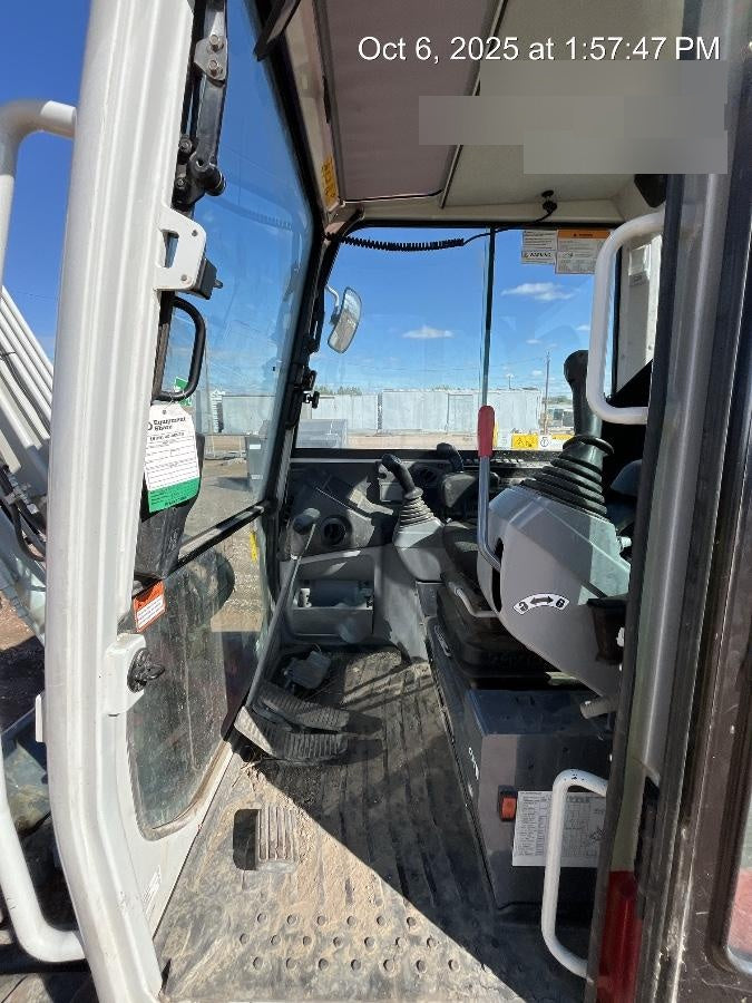 2024 TAKEUCHI TB250-2CR
