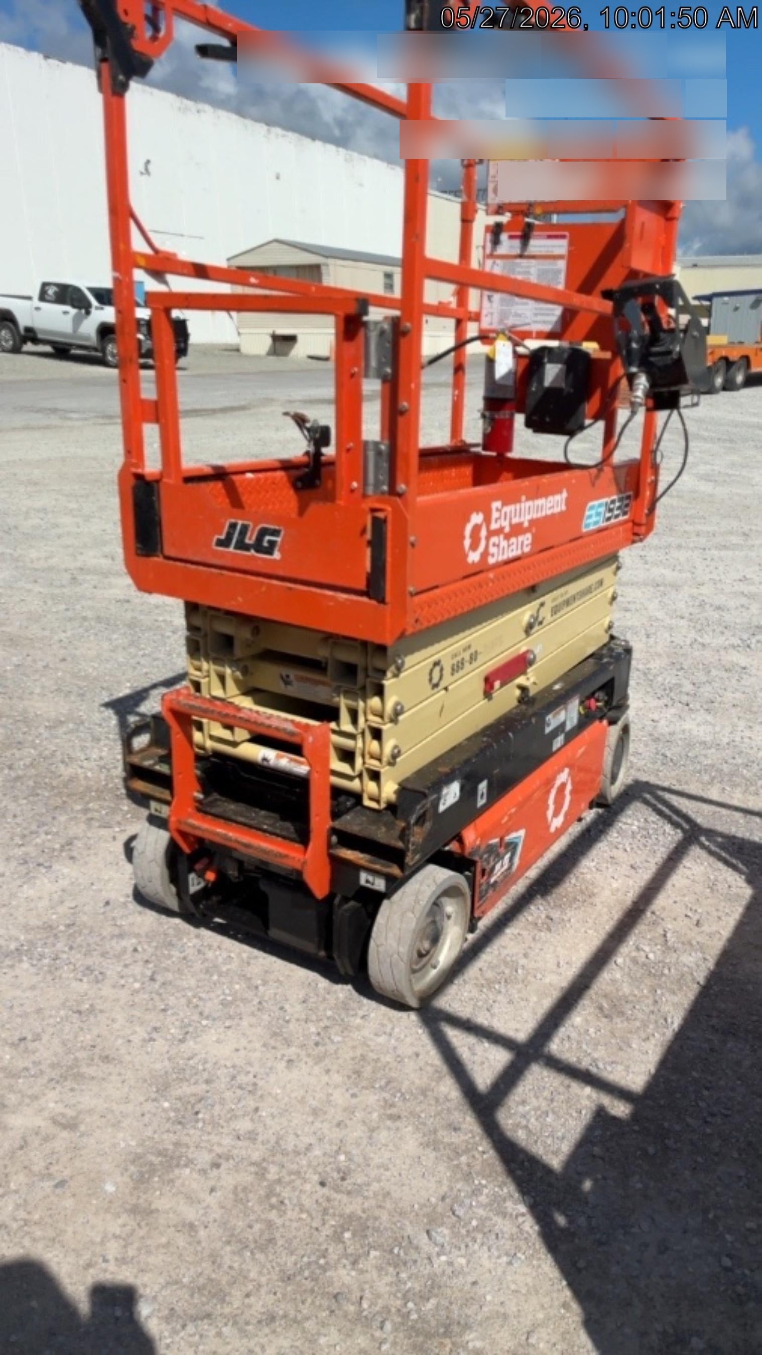 2023 JLG ES1932