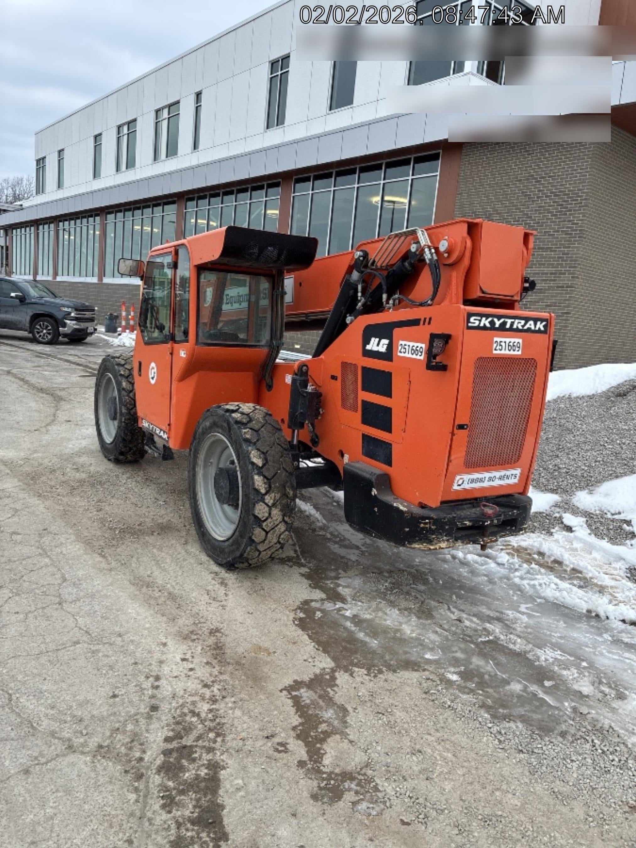 2022 SKYTRAK 8042