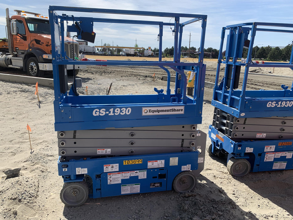 2020 Genie GS-1930 Solid Non Marking Tires, Beacon, Folding rails with half height swing gate, 800W Inverter