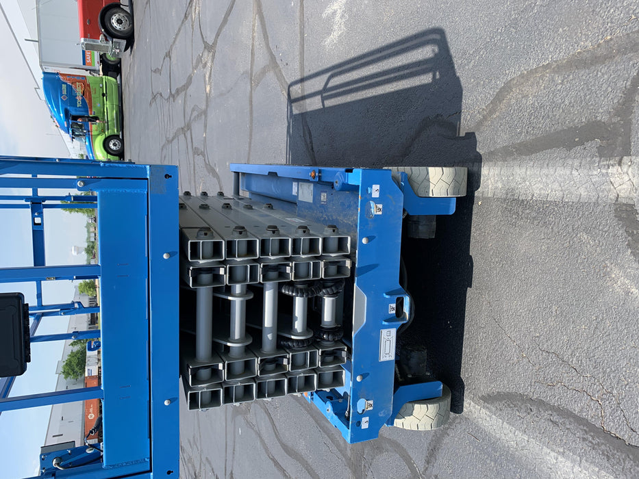 2019 Genie GS-4047 Folding rails with half height swing gate