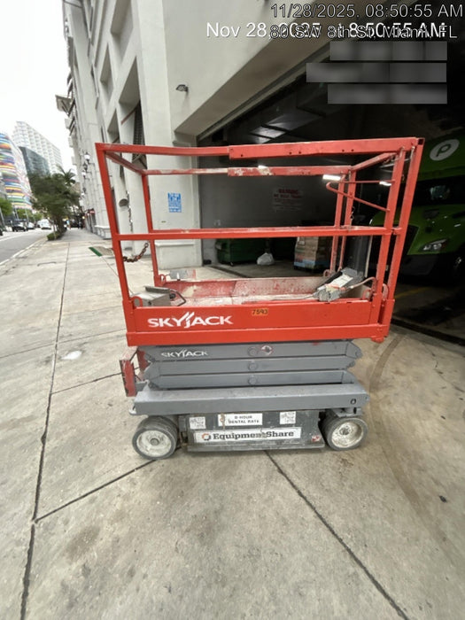 2018 Skyjack SJIII-3219 Skyjack SJIII3219 Scissor Lift w/Trojan Batteries