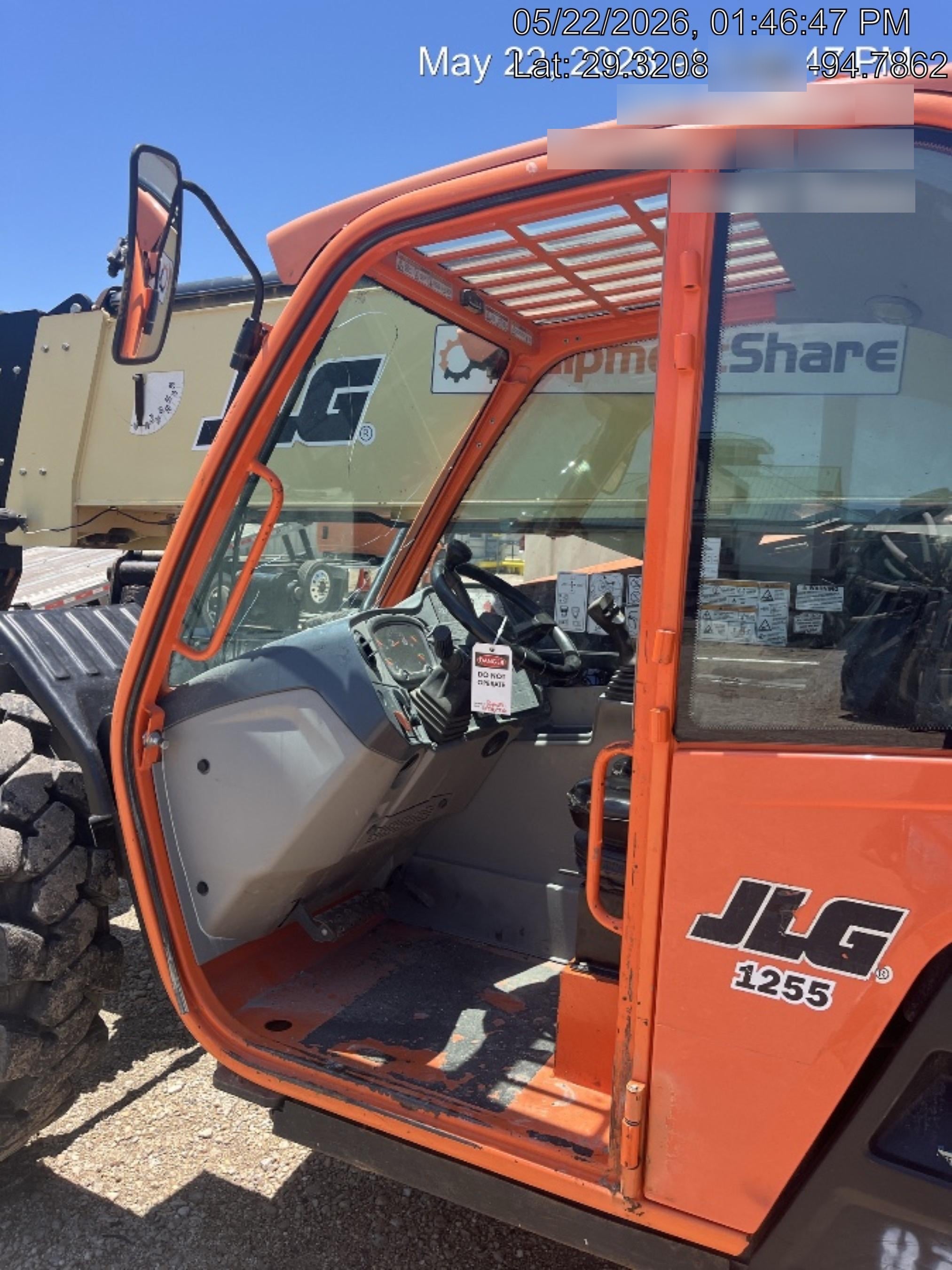 2018 JLG 1255