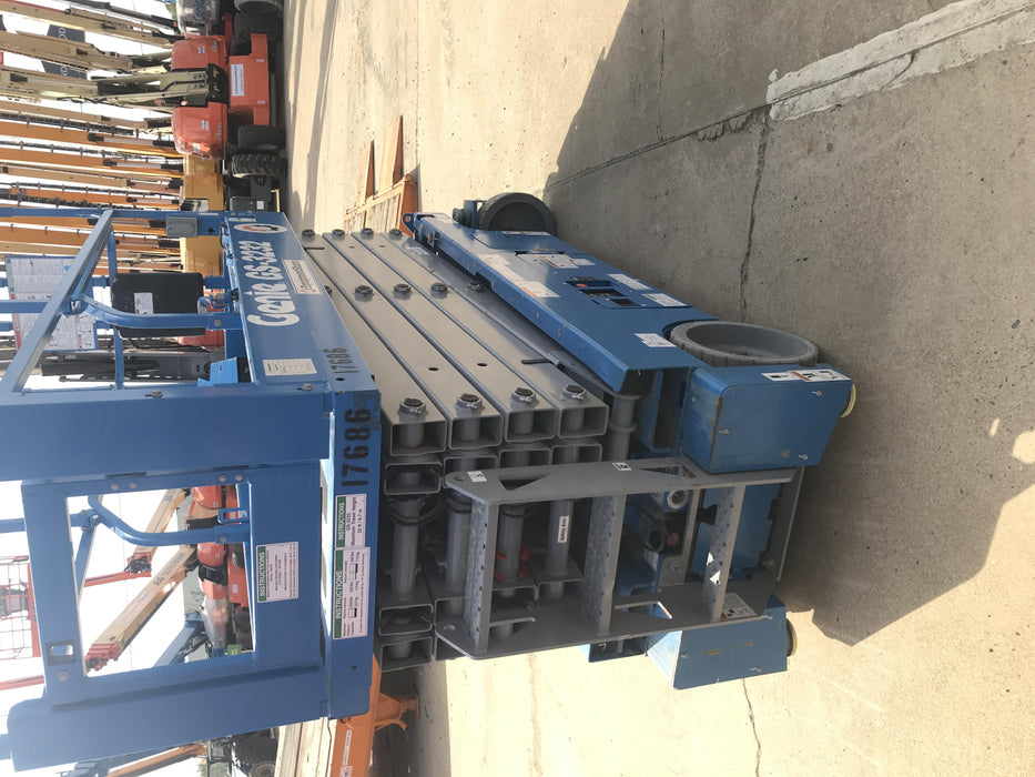 2018 Genie GS-3232 GS-3232 w/Folding rails, Half height swing gate