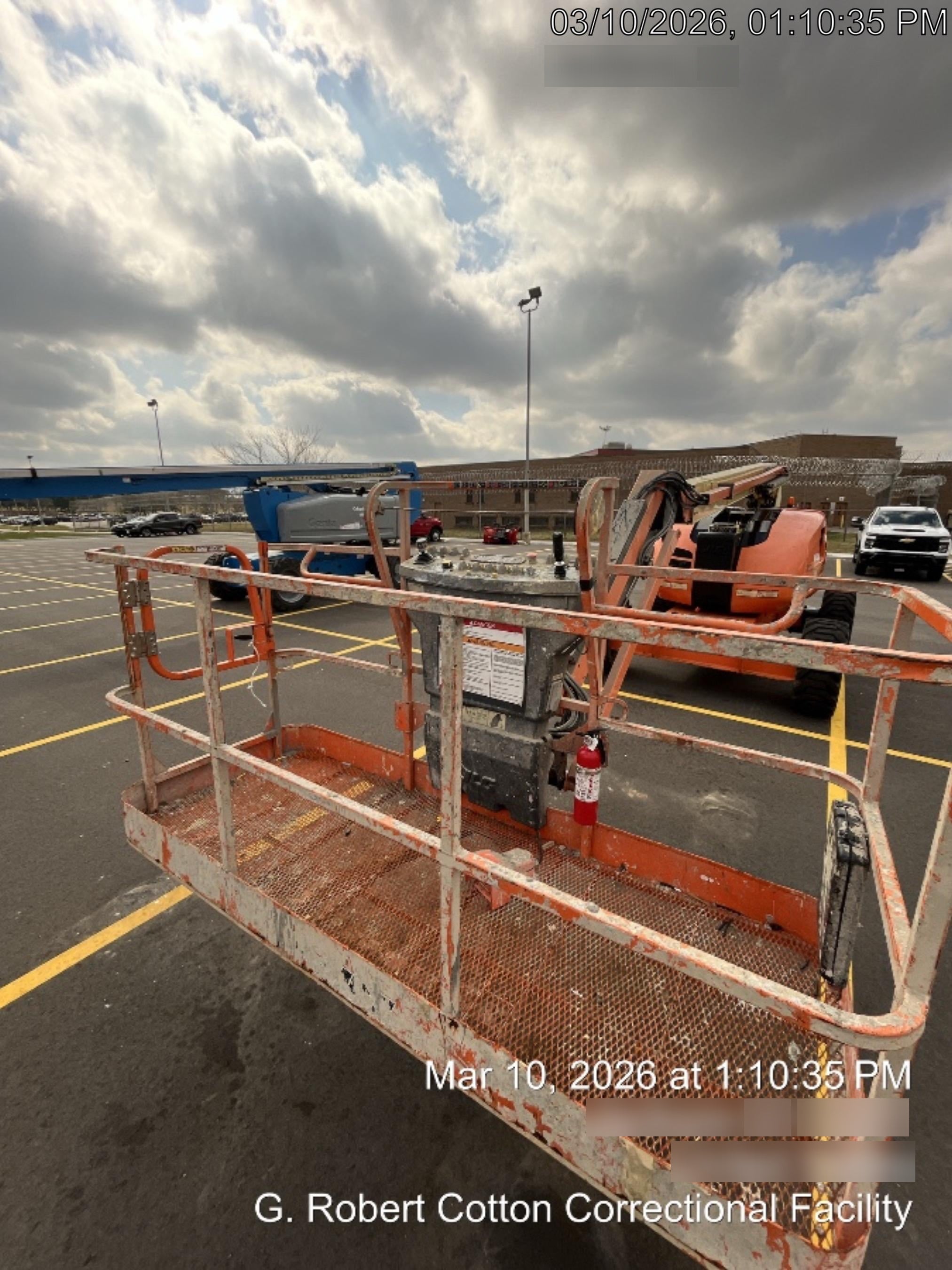 2019 JLG 600AJ