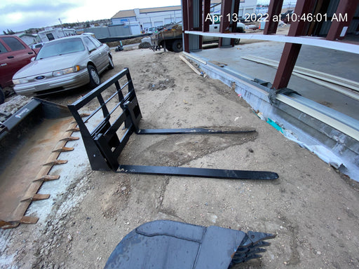 2022 ARROW MATERIAL HANDLING 60" Pallet Forks - Arrow