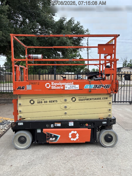 2023 JLG ES3246